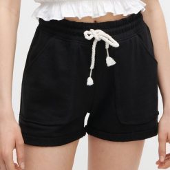 Szorty dresowe - Czarny. Czarne szorty damskie Reserved, s, bez wzorów, z dresówki. Za 39,99 zł.