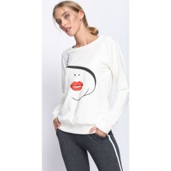 Kremowa Bluza Here With Me. Białe bluzy damskie Born2be, na jesień, l. Za 24,99 zł.