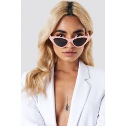 Okulary przeciwsłoneczne damskie: NA-KD Trend Okulary przeciwsłoneczne Pointy Cat Eye – Pink
