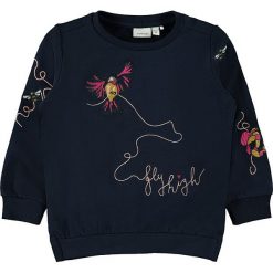 Bluza "Onelly" w kolorze granatowym. Niebieskie bluzy niemowlęce name it girls, z aplikacjami, bez rękawów, bez kaptura. W wyprzedaży za 42,95 zł.