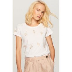 T-shirt z błyszczącym wzorem - Biały. Białe t-shirty damskie Reserved, l. Za 59,99 zł.