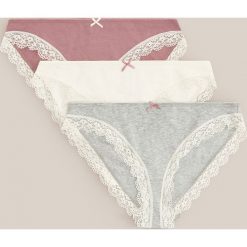 Bawełniane majtki 3 pack - Fioletowy. Fioletowe majtki damskie Reserved, s, z bawełny. Za 39,99 zł.