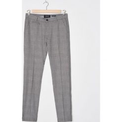 Spodnie chino slim - Szary. Szare spodnie męskie House, xl, bez wzorów. Za 119,99 zł.