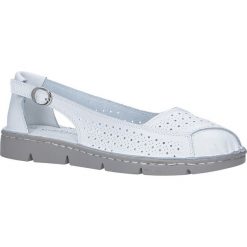 Białe półbuty espadryle skórzane ażurowe Casu DP091/19WH. Białe półbuty damskie Casu, bez wzorów, bez obcasa, bez zapięcia. Za 129,99 zł.