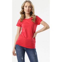 Czerwony T-shirt Velma. Czerwone bluzki damskie Born2be, s, z aplikacjami, z jeansu, klasyczne, z okrągłym kołnierzem, z krótkim rękawem. Za 39,99 zł.