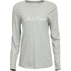 Calvin Klein koszulka damska L/S Crew Neck QS6164E S szary. Szare koszulki damskie Calvin Klein, s, bez wzorów, bez kołnierzyka, bez rękawów. Za 189,00 zł.