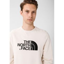 The North Face Drew Peak Bluza Biały. Białe bluzy męskie The North Face, l, z haftami, z bawełny, bez kołnierzyka, bez rękawów, bez kaptura. Za 307,95 zł.