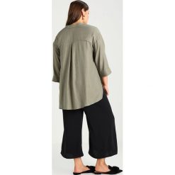 Tuniki damskie: Live Unlimited London OVERSIZED CHAMBRAY Tunika khaki
