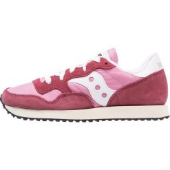 Trampki damskie slip on: Saucony DXN TRAINER VINTAGE Tenisówki i Trampki burgundy/pink