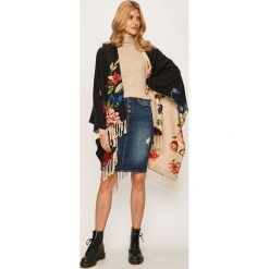 Desigual - Poncho. Czarne kurtki damskie Desigual, l, bez wzorów, z dzianiny. W wyprzedaży za 279,90 zł.
