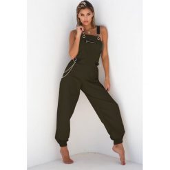 Kombinezon NELLA KHAKI. Brązowe kombinezony damskie Kombinezon NELLA KHAKI, s, bez wzorów, bez kołnierzyka, bez rękawów. W wyprzedaży za 89,00 zł.