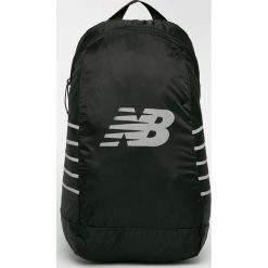 New Balance - Plecak. Czarne plecaki męskie New Balance, z nadrukiem, z poliesteru. W wyprzedaży za 99,90 zł.
