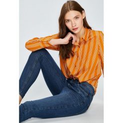 Vero Moda - Koszula Nicky. Białe bluzki damskie Vero Moda, na co dzień, s, bez wzorów, z poliesteru, klasyczne, z klasycznym kołnierzykiem, z długim rękawem. W wyprzedaży za 49,90 zł.