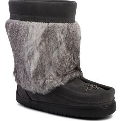 Śniegowce MANITOBAH - Wp Half Mukluk Suede 60171 Charcoal/Anthracite. Szare kozaki damskie Manitobah, na zimę, ze skóry, na niskim obcasie, bez zapięcia. Za 929,00 zł.
