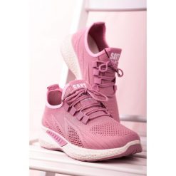 Różowe buty sportowe sznurowane casu 204/42p. Różowe buty sportowe damskie Casu, bez wzorów, sportowe. W wyprzedaży za 39,99 zł.