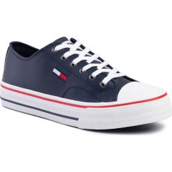 Trampki TOMMY JEANS - Leather City Sneaker EM0EM00394 Black Iris CBK. Niebieskie półbuty męskie Tommy Jeans, bez wzorów, z jeansu, bez zapięcia. W wyprzedaży za 319,00 zł.