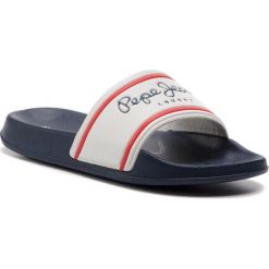 Klapki PEPE JEANS - Slider Classic PMS70070 White 800. Białe klapki męskie Pepe Jeans, z jeansu, bez zapięcia. Za 109,00 zł.