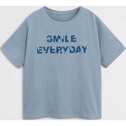 Mango Kids - T-shirt dziecięcy Vibes 110-164 cm. Niebieskie bluzki dziewczęce Mango Kids, z aplikacjami, z bawełny, z okrągłym kołnierzem, z krótkim rękawem, krótkie, bez kaptura. Za 45,90 zł.