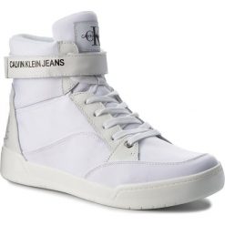 Sneakersy CALVIN KLEIN JEANS - Nelda R0804 White. Białe półbuty damskie Calvin Klein Jeans, bez wzorów, z jeansu, bez obcasa, na płaskiej podeszwie, na sznurówki. W wyprzedaży za 419,00 zł.
