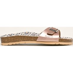 Pepe Jeans - Klapki Bio Print. Szare klapki damskie Pepe Jeans, bez wzorów, z jeansu, bez obcasa, na obcasie. W wyprzedaży za 159,90 zł.