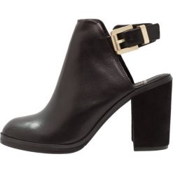 Botki damskie: Royal RepubliQ BRIDGE CUT OUT Botki na obcasie black