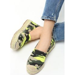 Żółte Espadryle Needed Me. Żółte espadryle damskie marki Born2be, moro, na płaskiej podeszwie. Za 59,99 zł.