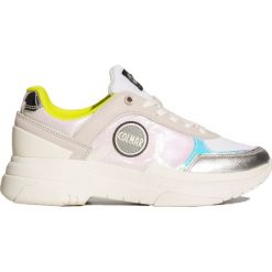 Buty COLMAR TRAVIS S/1 JELLY. Białe buty sportowe damskie Colmar, bez wzorów, z zamszu, sportowe. Za 630,00 zł.