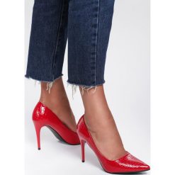 Czerwone Szpilki Hare. Czerwone szpilki Inny, bez wzorów, z jeansu, eleganckie, ze szpiczastym noskiem, bez obcasa, na obcasie, bez zapięcia. Za 99,99 zł.