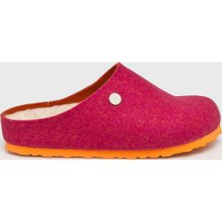 Birkenstock - Kapcie Kaprun Rivet. Czerwone kapcie damskie marki Birkenstock, z wełny. W wyprzedaży za 299,90 zł.