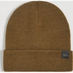 Czapka beanie z naszywką - Khaki. Brązowe czapki damskie Sinsay, z aplikacjami. Za 24,99 zł.
