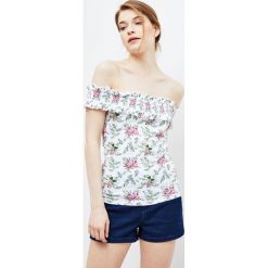 Bluzka hiszpanka. Białe bluzki damskie Moodo, xl, bez wzorów, bez kołnierzyka, bez rękawów. Za 5,99 zł.