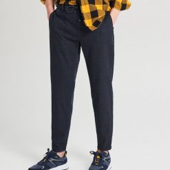 Spodnie slim jogger - Granatowy. Niebieskie spodnie męskie Cropp, m, bez wzorów. Za 119,99 zł.