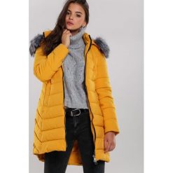 Musztardowa Kurtka Ripponlea. Żółte kurtki damskie Renee, na zimę, s, bez wzorów, eleganckie, długie. Za 229,99 zł.