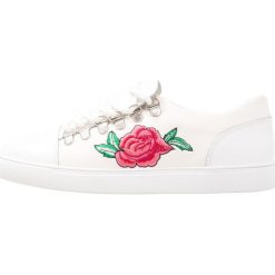 Trampki damskie slip on: Shoe The Bear FAYE Tenisówki i Trampki white