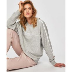 Calvin Klein Underwear - Bluza piżamowa. Szare piżamy damskie Calvin Klein Underwear, s, z nadrukiem, z elastanu, bez rękawów. W wyprzedaży za 199,90 zł.
