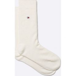 Tommy Hilfiger - Skarpetki. Białe skarpetki damskie marki TOMMY HILFIGER, z elastanu. Za 54,90 zł.