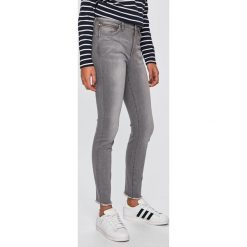 Armani Exchange - Jeansy. Szare jeansy damskie Armani Exchange, bez wzorów, z elastanu. W wyprzedaży za 299,90 zł.