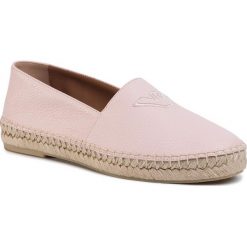 Espadryle EMPORIO ARMANI - X3S026 XF443 00660 Nude. Różowe espadryle damskie Emporio Armani, bez wzorów, ze skóry, bez obcasa, na płaskiej podeszwie. Za 889,00 zł.