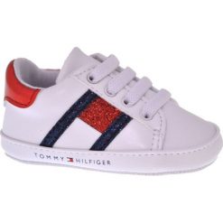 Tommy Hilfiger tenisówki dziewczęce 19 biały. Białe trampki dziewczęce TOMMY HILFIGER, bez wzorów, bez zapięcia. Za 169,00 zł.