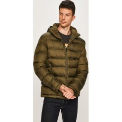 Lacoste - Kurtka. Zielone płaszcze męskie Lacoste, bez wzorów, z poliesteru, krótkie, z kapturem. W wyprzedaży za 969,90 zł.