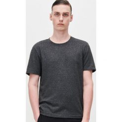 T-shirt z melanżowej dzianiny - Czarny. Czarne t-shirty męskie Reserved, xl, bez wzorów, z dzianiny, bez kołnierzyka. W wyprzedaży za 25,99 zł.