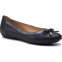 Baleriny GEOX - D Charlene A D84Y7A 054PV C4002 Navy. Niebieskie baleriny damskie Geox, bez wzorów, ze skóry ekologicznej, bez obcasa, bez zapięcia. W wyprzedaży za 189,00 zł.