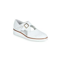 Derby Regard RIXALO V1 NAPPA BLANC. Białe półbuty damskie marki Regard, bez wzorów, bez obcasa, bez zapięcia. Za 609,00 zł.