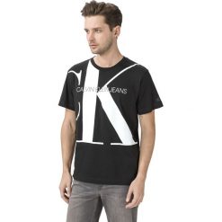 Calvin Klein Monogram Koszulka Czarny. Czarne podkoszulki męskie Calvin Klein, s, z nadrukiem, z bawełny, bez kołnierzyka, z krótkim rękawem, krótkie. Za 204,95 zł.