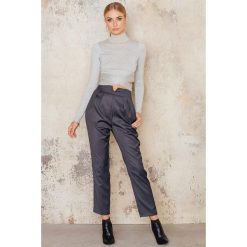Spodnie z wysokim stanem: IMVEE Spodnie z detalem V – Grey