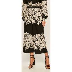 Twinset - Spodnie. Czarne spodnie damskie Twinset, s, bez wzorów, z bawełny. Za 769,90 zł.