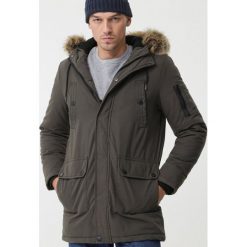 Ciemnozielona Kurtka Patricia. Zielone kurtki męskie Born2be, na zimę, xl, długie. Za 359,99 zł.