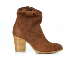 Nubukowe kowbojki - skóra naturalna - model 470 - kolor brąz przecierka. Botki damskie Zapato, ze skóry, bez obcasa, bez zapięcia. W wyprzedaży za 299,25 zł.