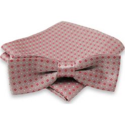 Jasnoróżowa Mucha w Kwadraciki + Poszetka, Męska MUALTS0079. Różowe muszki męskie Alties, na imprezę, w paski, eleganckie. Za 40,00 zł.