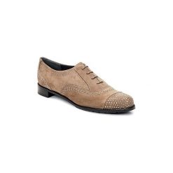 Richelieu Stuart Weitzman DERBY. Brązowe półbuty damskie marki Stuart Weitzman, bez wzorów, bez obcasa, bez zapięcia. Za 1255,20 zł.